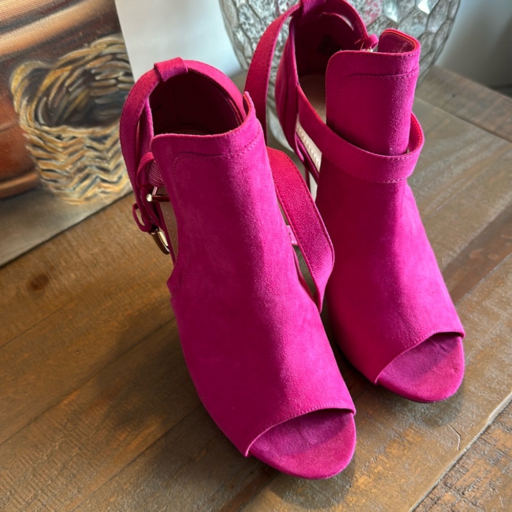 EUC fuchsia, shoe, dazzle shoes